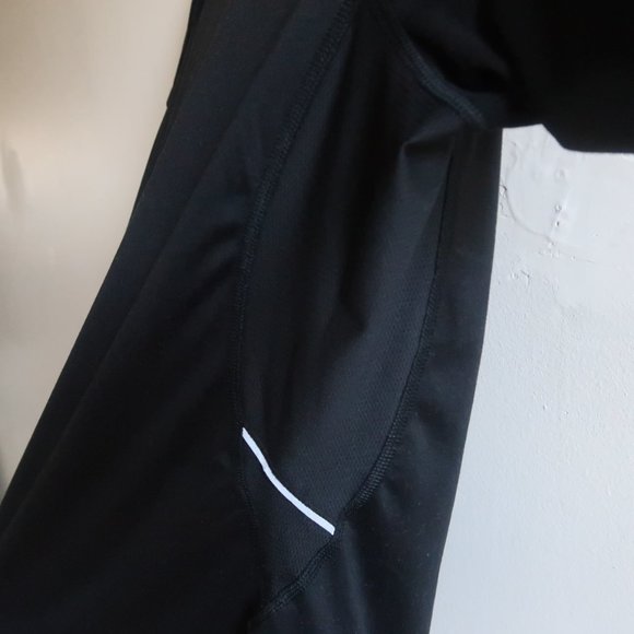 EUC Black Nike Dri-Fit Top - Picture 2 of 3